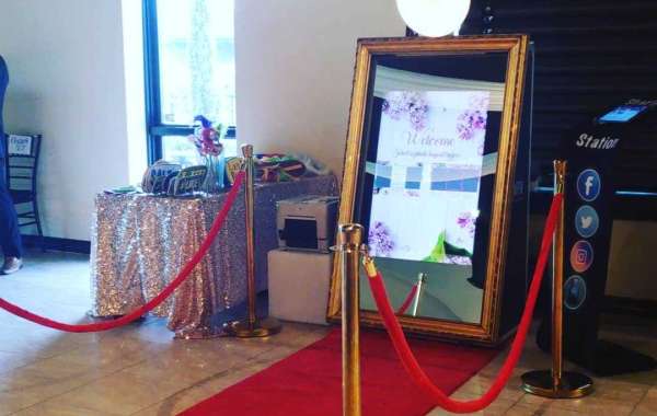 Mirror Booth Rental Houston: Elevate Your Event with Unmatched Elegance and Fun